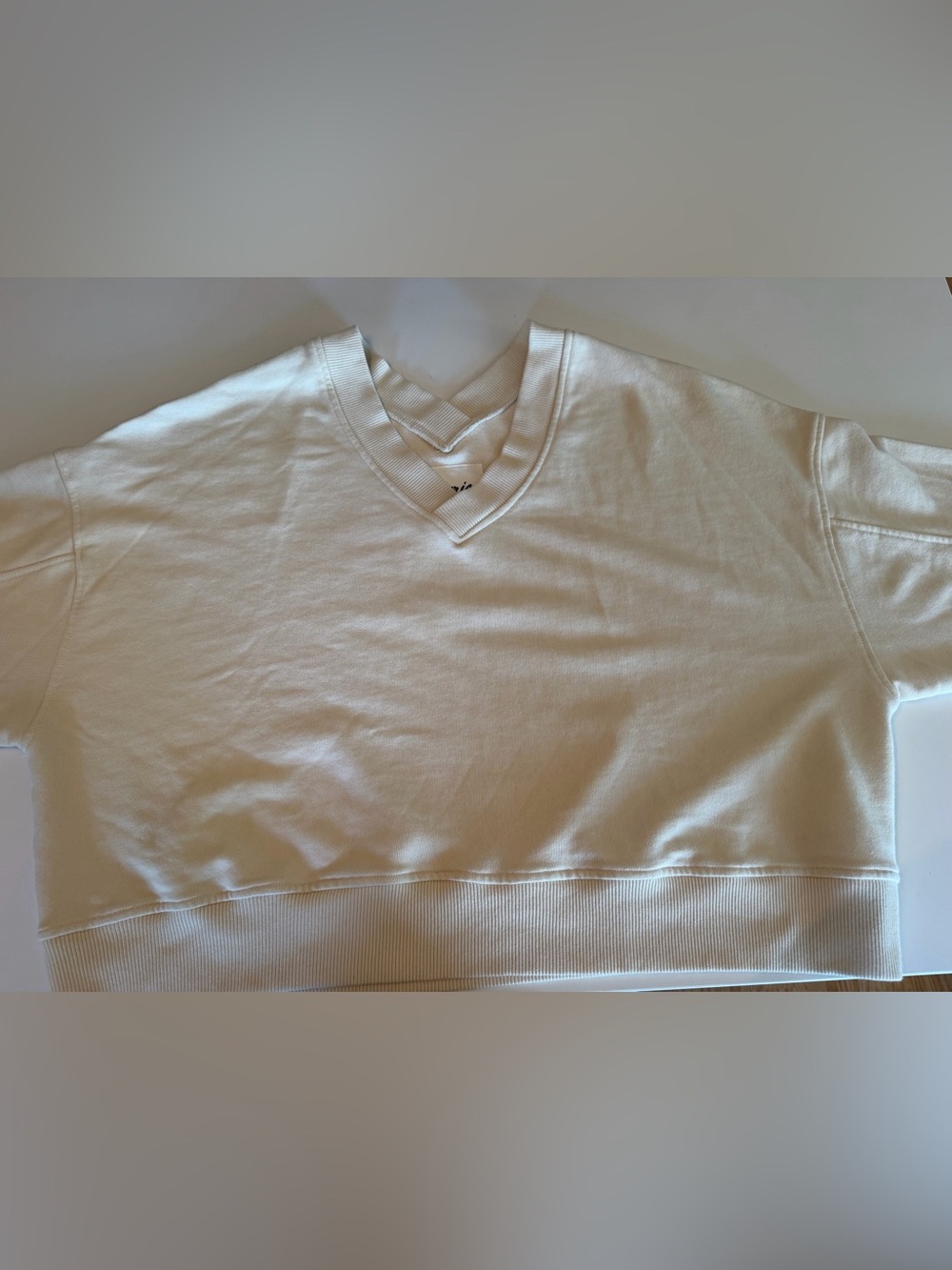 Aerie Women’s Cream V-Neck Knit Pullover Sweatshirt - NWT!